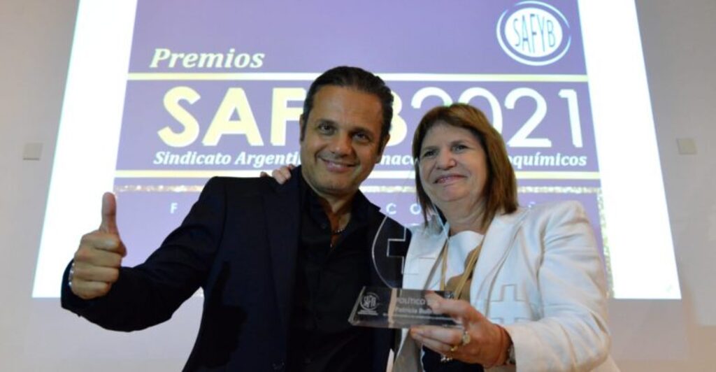 Marcelo Peretta y Patricia Bullrich durante los premios SAFYB 2021.