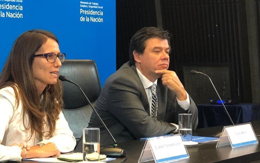 La ministra de las Mujeres, Géneros y Diversidad, Elizabeth Gómez Alcorta, y el ministro de Trabajo, Claudio Moroni.