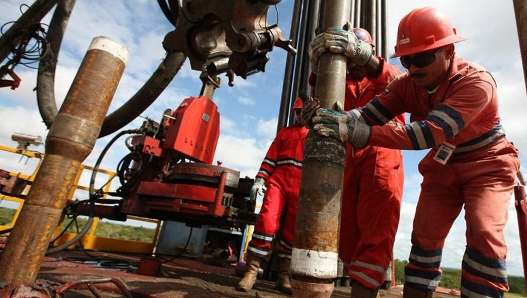 Para frenar el paro de los petroleros privados, el Ministerio de Trabajo dictó la conciliación obligatoria