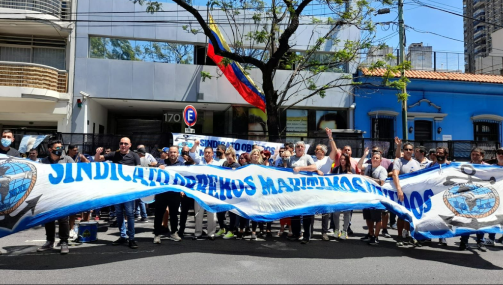 SOMU: marcha y acampe en la embajada de Venezuela por los despidos en Fluvialba
