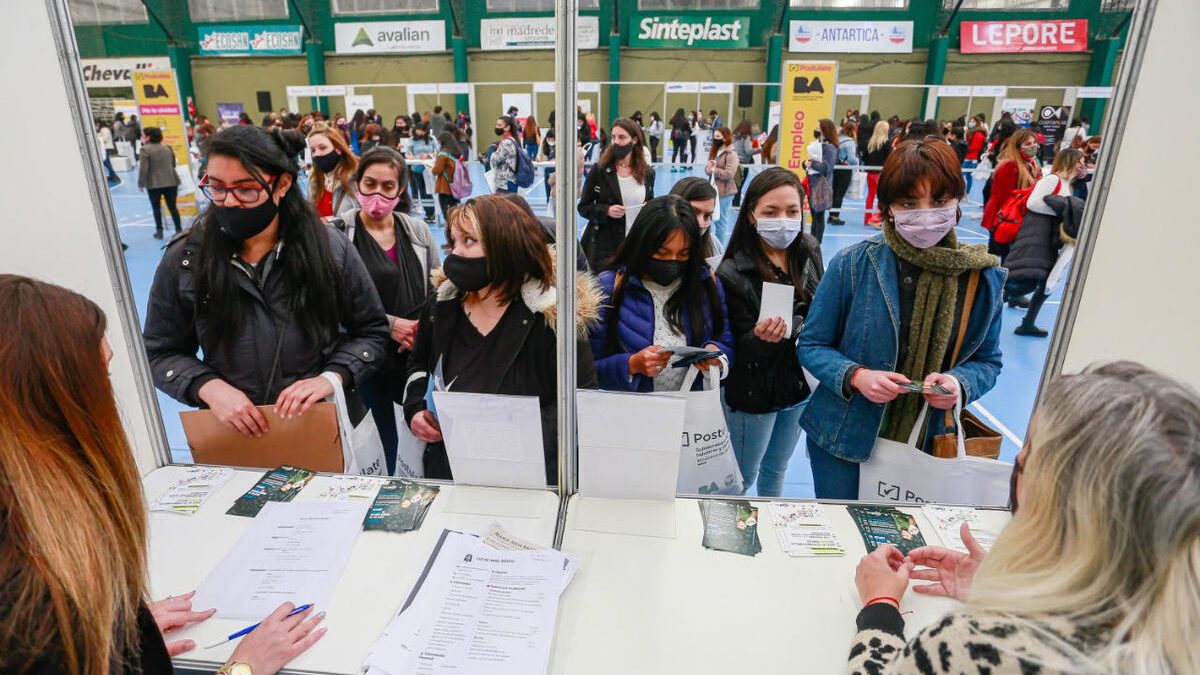 Con 300 vacantes laborales, la Ciudad hará la segunda feria de empleo ...