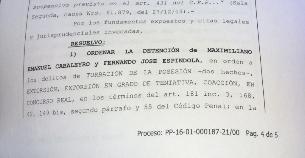 El fallo de la jueza de Garantías de San Nicolás, María Eugenia Maiztegui, ordenando las detenciones.
