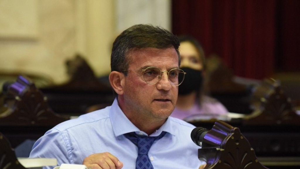Cisneros exigió la renuncia de Lozano al Banco Nación por oponerse al acuerdo con el FMI