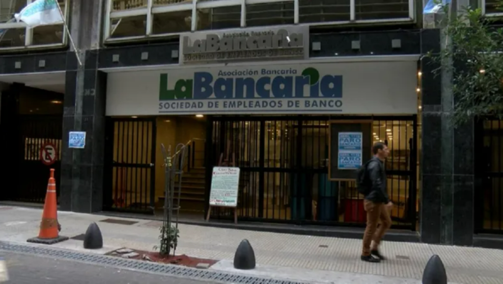 Bancarios le pidió a Trabajo la apertura “urgente” de paritarias para cerrar la negociación anual