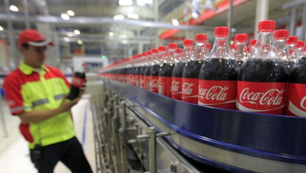 Coca-Cola ofrece empleo