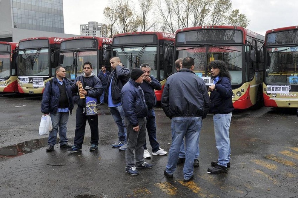 La medida de fuerza había comenzado en las primeras horas del lunes y afectó a todos los ramales.