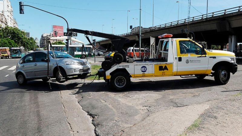 Conflicto por las grúas: Camioneros niega un acuerdo con el Gobierno porteño y analiza marchar