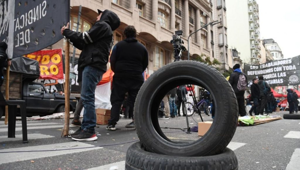 Conflicto del neumático: el Gobierno le reclamó "sensatez" a los empresarios y al SUTNA