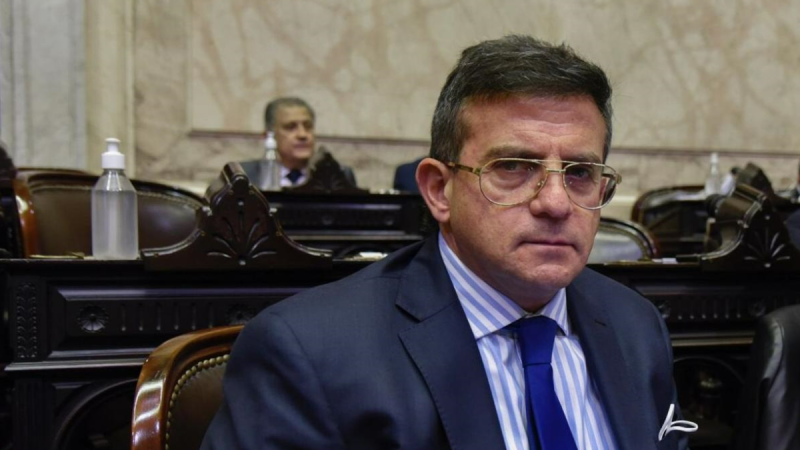 Cisneros defendió a Alberto Fernández de las críticas de La Cámpora y postuló una fórmula para 2023