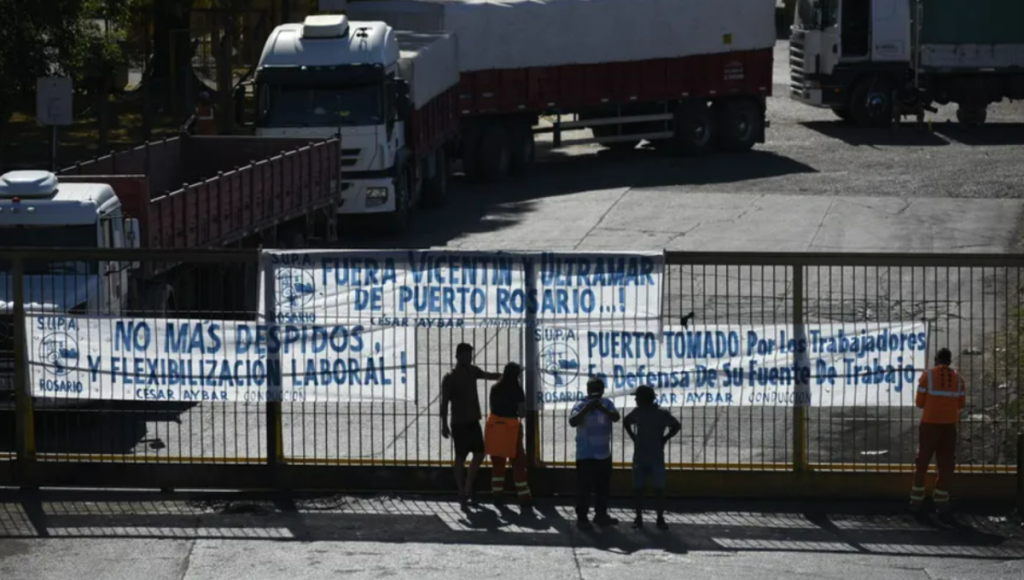 En reclamo de la reapertura de paritarias, el SUPA paralizó el puerto de Rosario y trabó las exportaciones