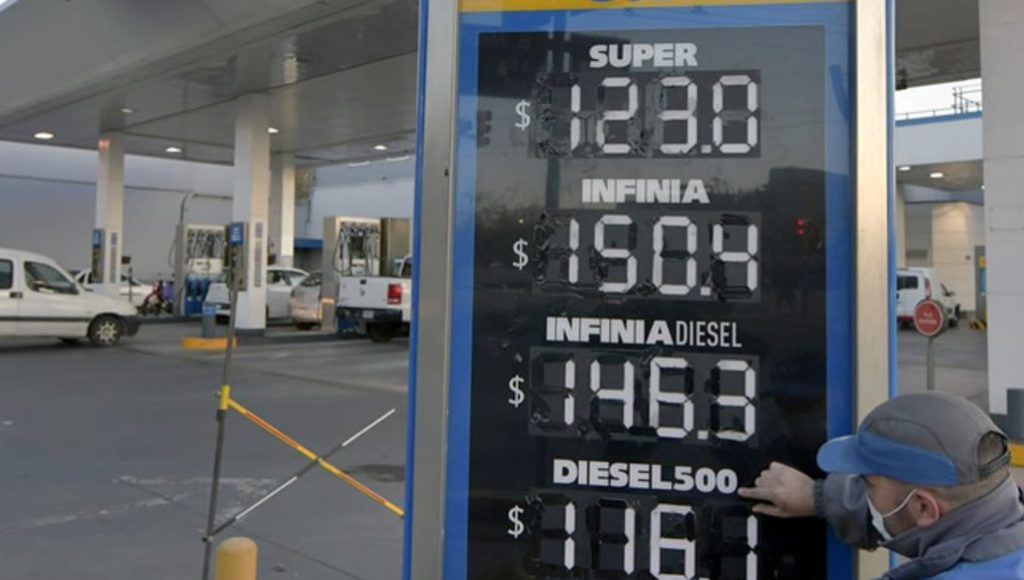 Trabajadores de estaciones de servicio fiscalizarán los precios de los combustibles