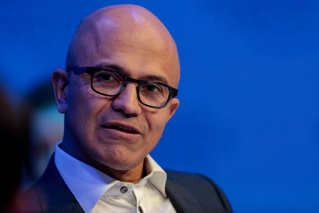 El director de Microsoft, Satya Nadella, dijo que ninguna empresa está a salvo de las tendencias macroeconómicas.