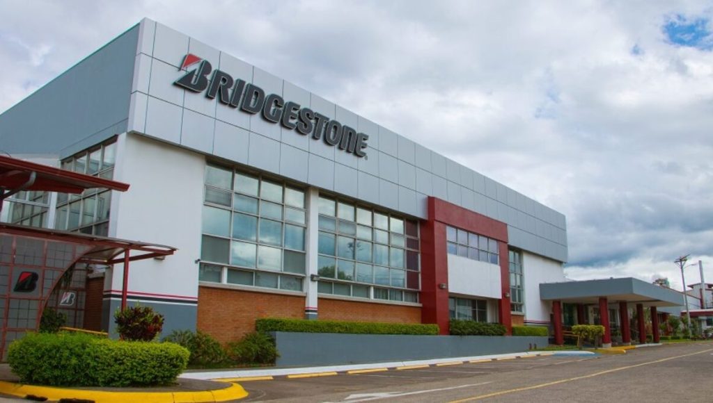 En pleno conflicto con el SUTNA, Bridgestone pagará un súper bono a sus trabajadores