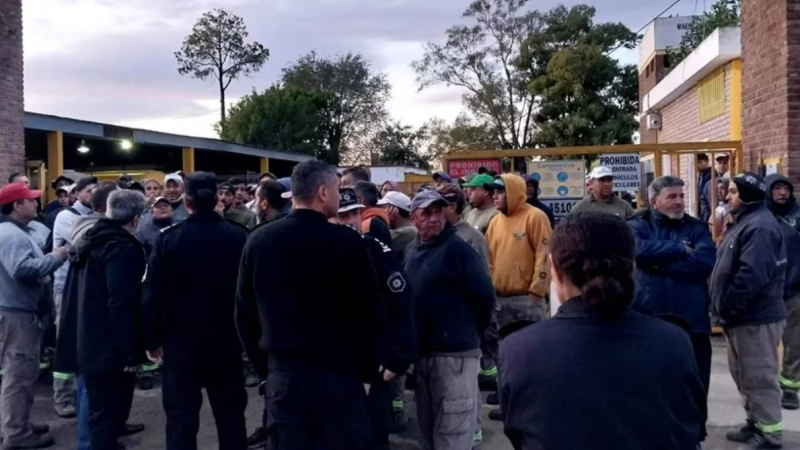 Escándalo: un intendente de Santa Fe denuncia que un gremio tiene “tomada” la ciudad