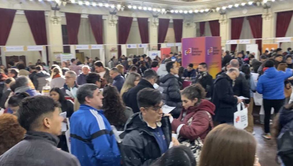 Más de 1.500 personas participaron de la Expo Empleo Barrial que se realizó en Caballito