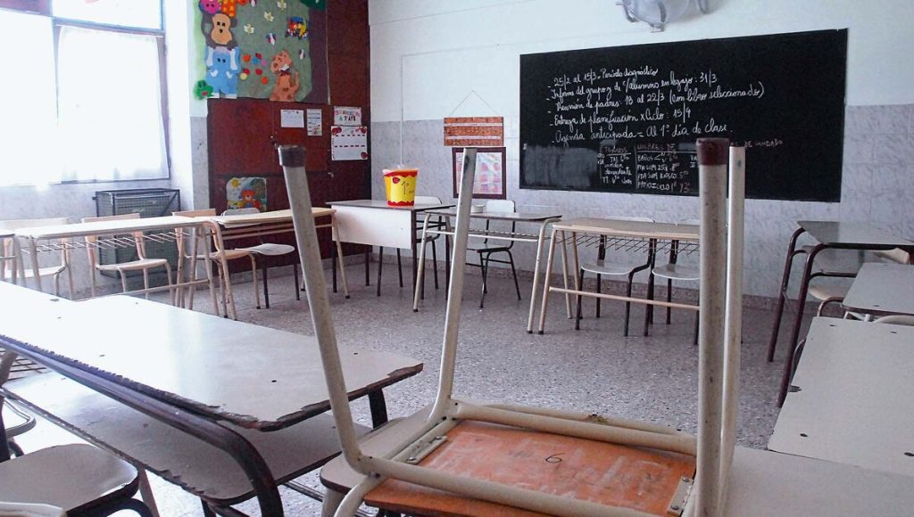 Ante la demora en la convocatoria a paritarias, un gremio docente lanzó un paro en La Plata