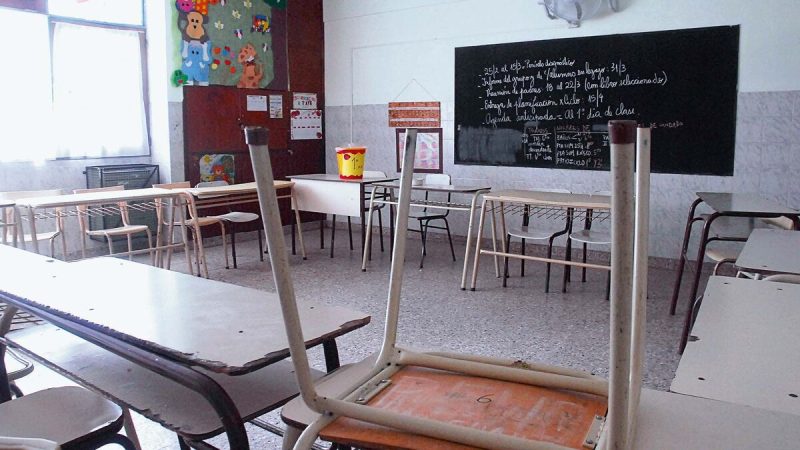 Ante la demora en la convocatoria a paritarias, un gremio docente lanzó un paro en La Plata