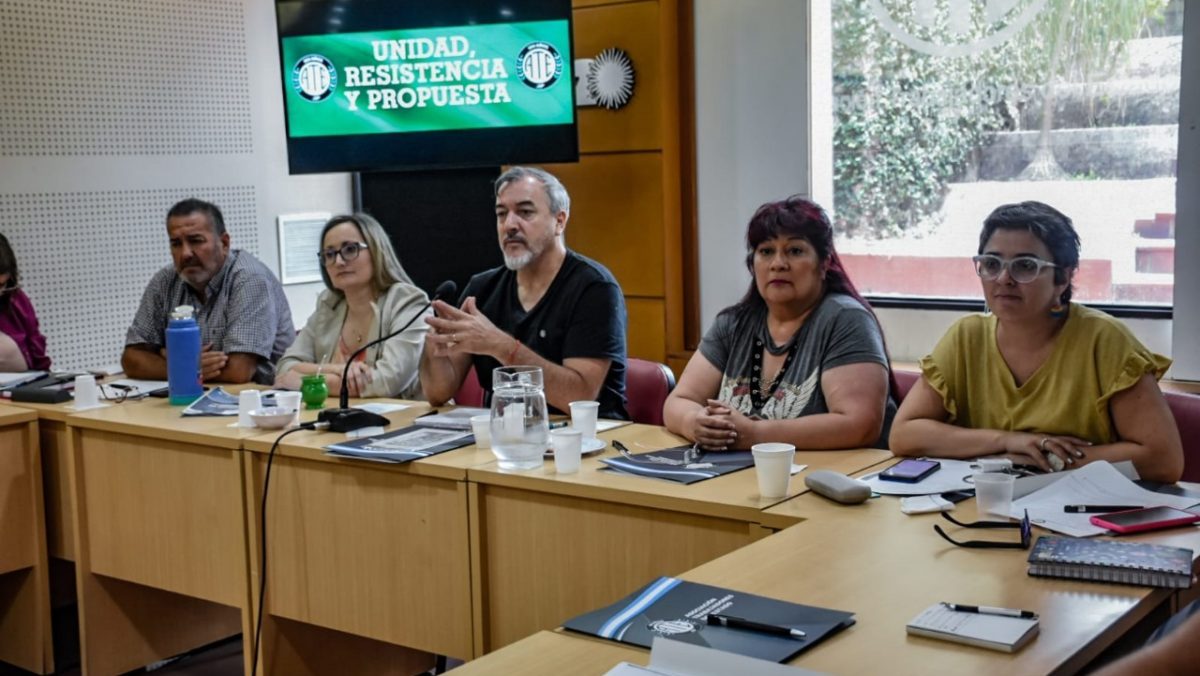 ATE, el primer sindicato que lanza un plan de lucha contra Milei ...