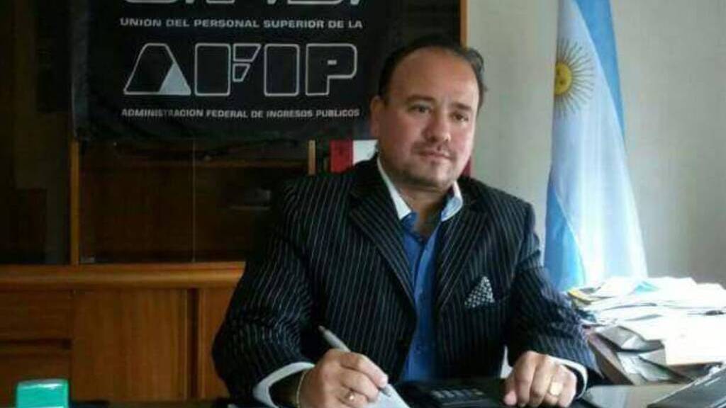 AFIP, Julio Estévez