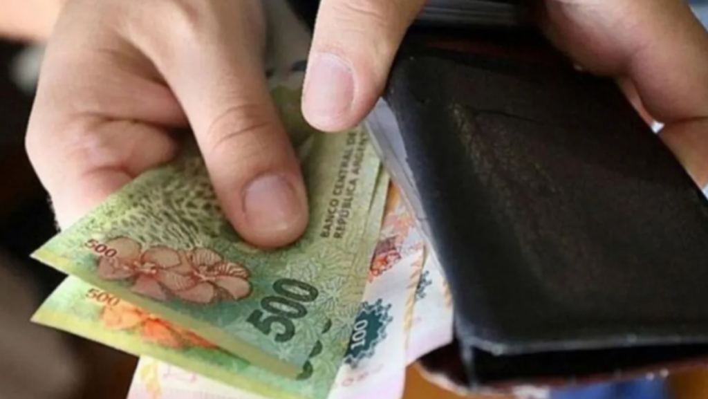 Salarios, dinero, billetes