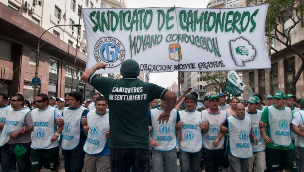 Conflicto inminente: Camioneros exige un aumento muy por encima del techo salarial del Gobierno