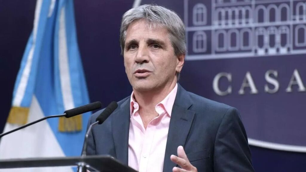 Empleados de Comercio, Luis Caputo
