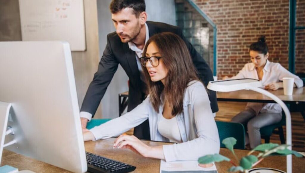 empleo, oficina, jóvenes