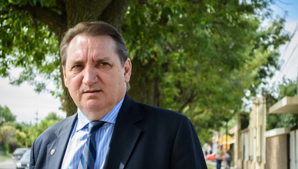 paritarias, Julio Genesini