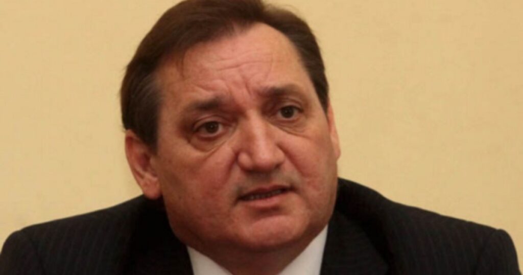 paritarias, Julio Genesini