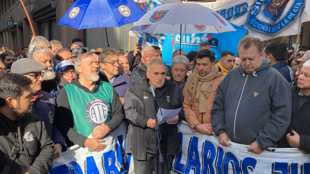 Pablo Moyano, Juan Carlos Schmid