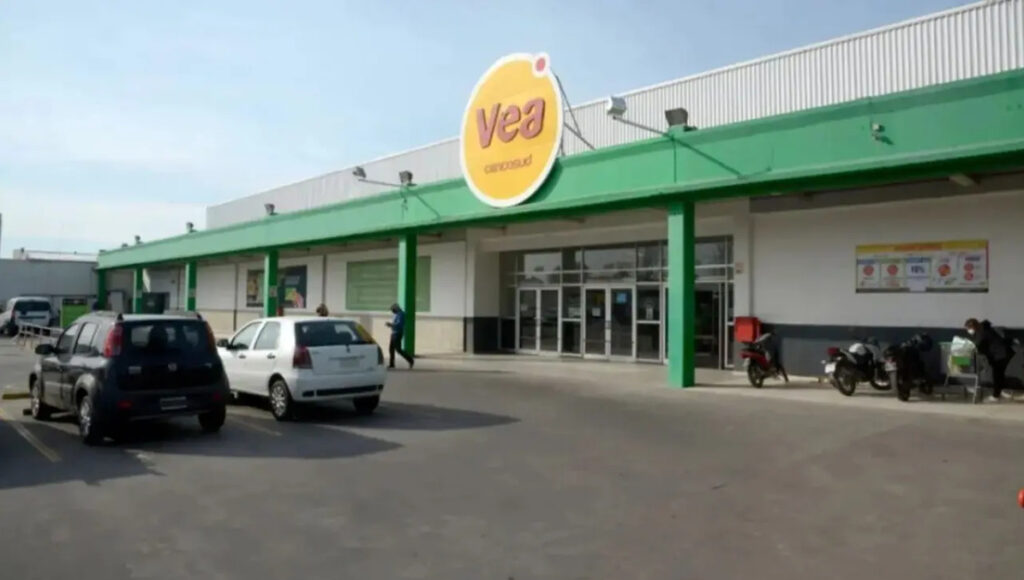 Gigante de los supermercados cierra sucursales de sus cadenas y acentúa la ola de despidos - Image 3