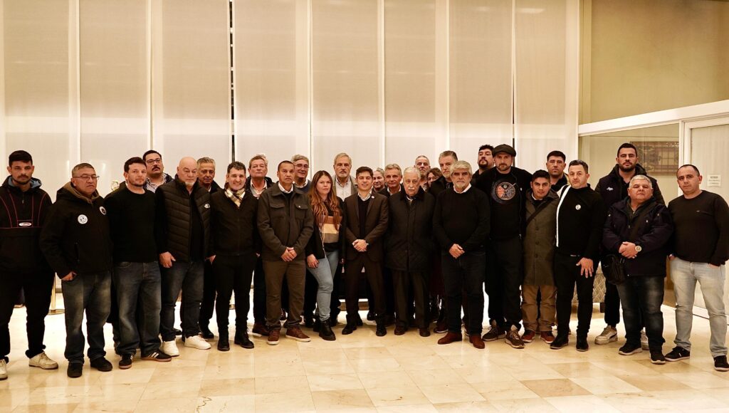 Kicillof, Mesa bonaerense de la Pesca