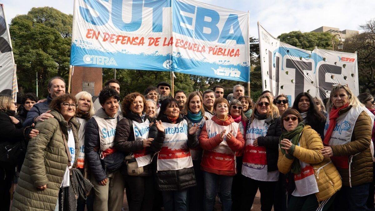Tras aceptar la propuesta salarial de la Provincia de Buenos Aires ...