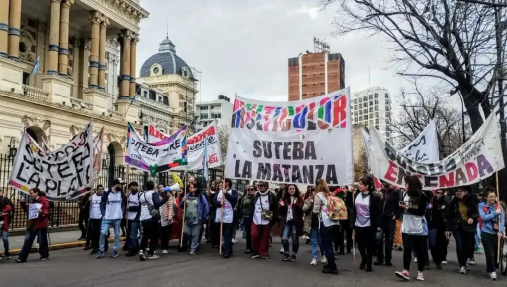 SUTEBA; lista multicolor